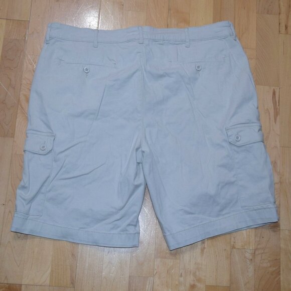 ST. JOHN'S BAY . Men's Sz 40 Cargo Shorts - EXCELLENT - Picture 6 of 6